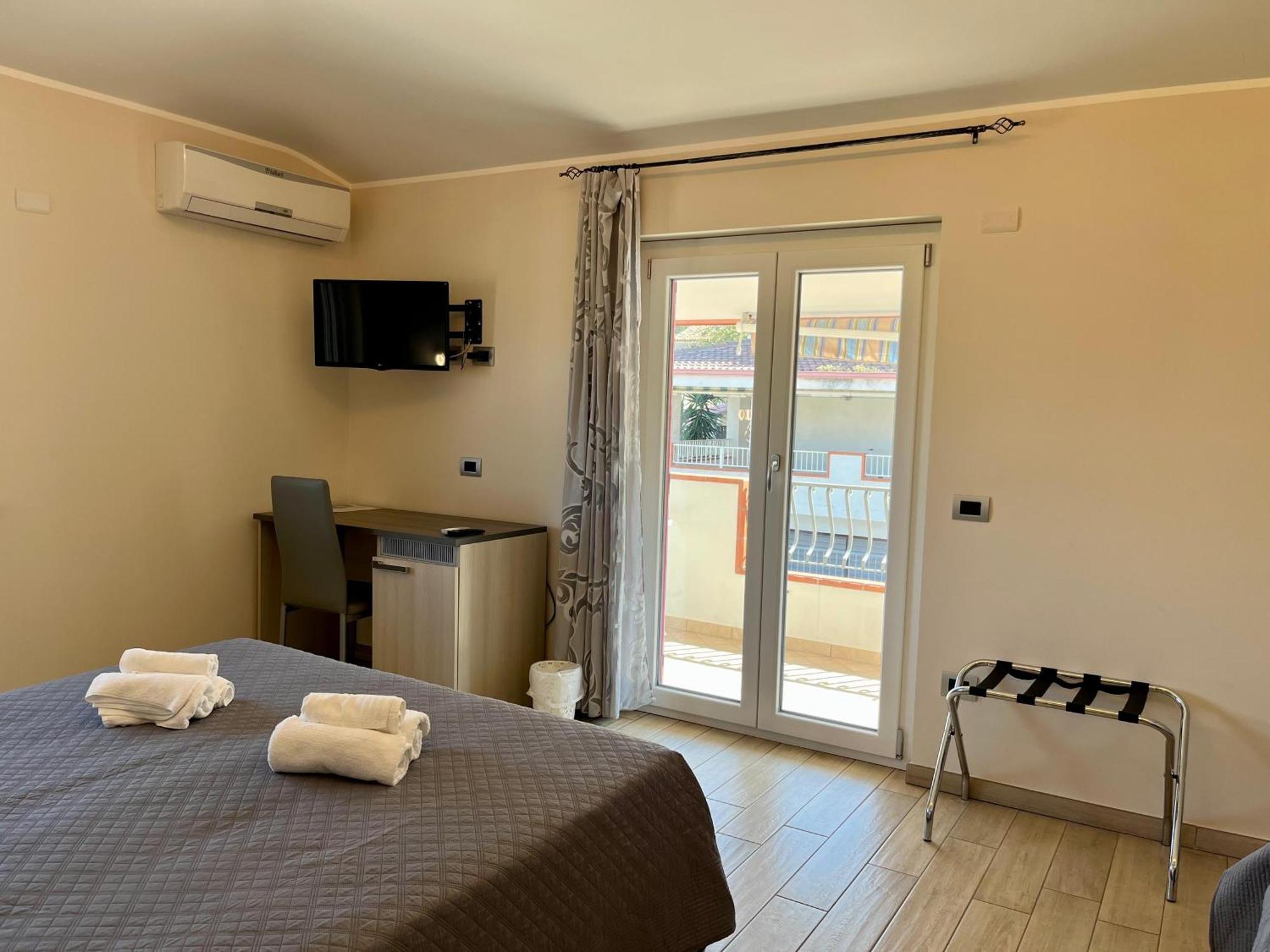 B&B Galatea Санта Доменика Екстериор снимка